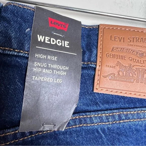 NWT Levi’s Premium Denim Big E Wedgie Icon Fit Ankle Jeans Med/Dark Wash Size 26 - Picture 10 of 16